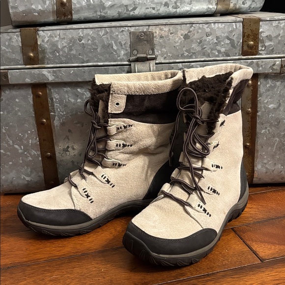 Patagonia Shoes - Price drop! Patagonia Stubai Waterproof Chanterelle Boots